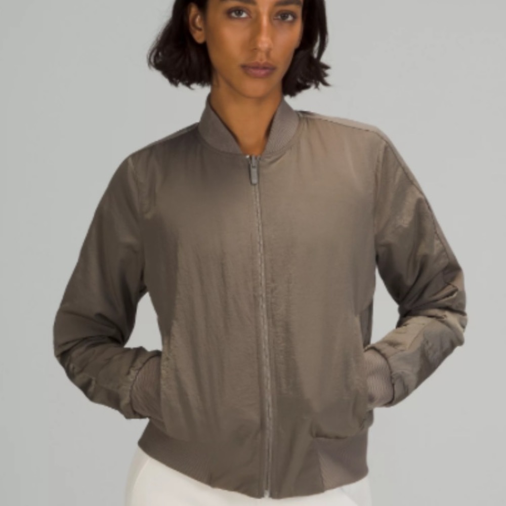 EUC adorable 🥰 Lululemon non stop bomber